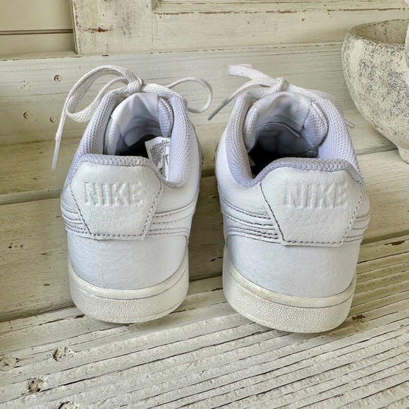 NIKE, COURT VISION, CD5434-100, WOMENS LOW TOP TENNIS SHOES. SIZE 6 1/2 - Picture 3 of 6